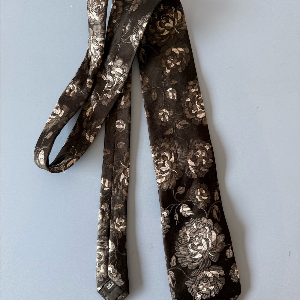 Duchamp Floral Tie in Black and Silver